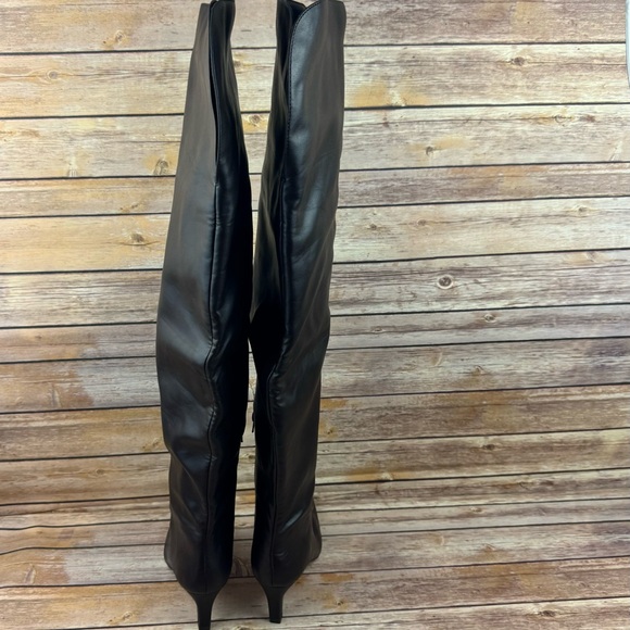 Elegant Brown Heeled Boots - Picture 5 of 9